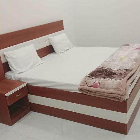 Rudra Prabha Guest House Ayodhya Buitenkant foto